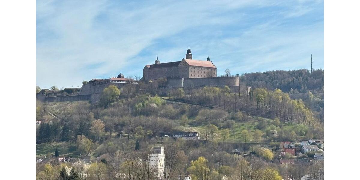 Dachgeschoßwohnung Kulmbach Blaich - 4 Zimmer, 165 m&sup2;, 1.400&euro; | Angebot:26245275