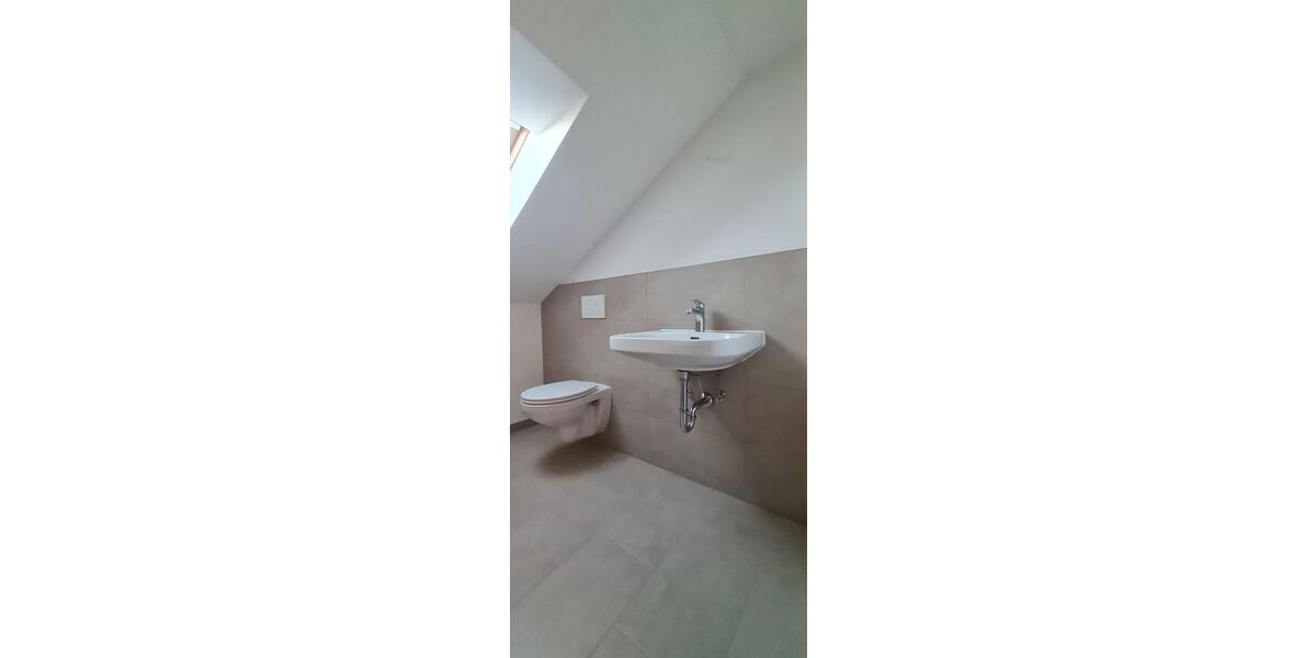 Dachgeschoßwohnung Arnstorf - 3.5 Zimmer, 80 m&sup2;, 620&euro; | Angebot:24592807