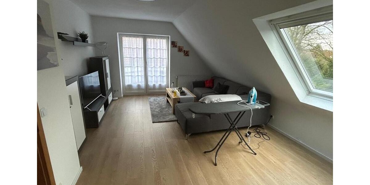 Dachgeschoßwohnung Zetel - 3 Zimmer, 80 m&sup2;, 620&euro; | Angebot:26696468