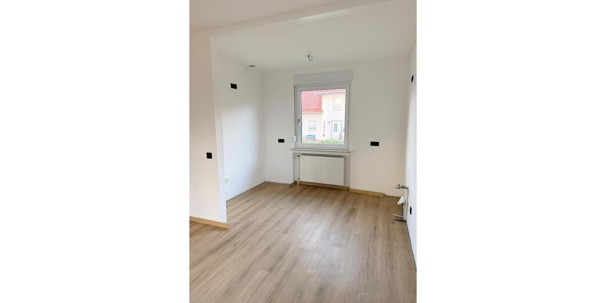 Bungalow Herleshausen - 5 Zimmer, 190 m&sup2;, 1.425&euro; | Angebot:25615087