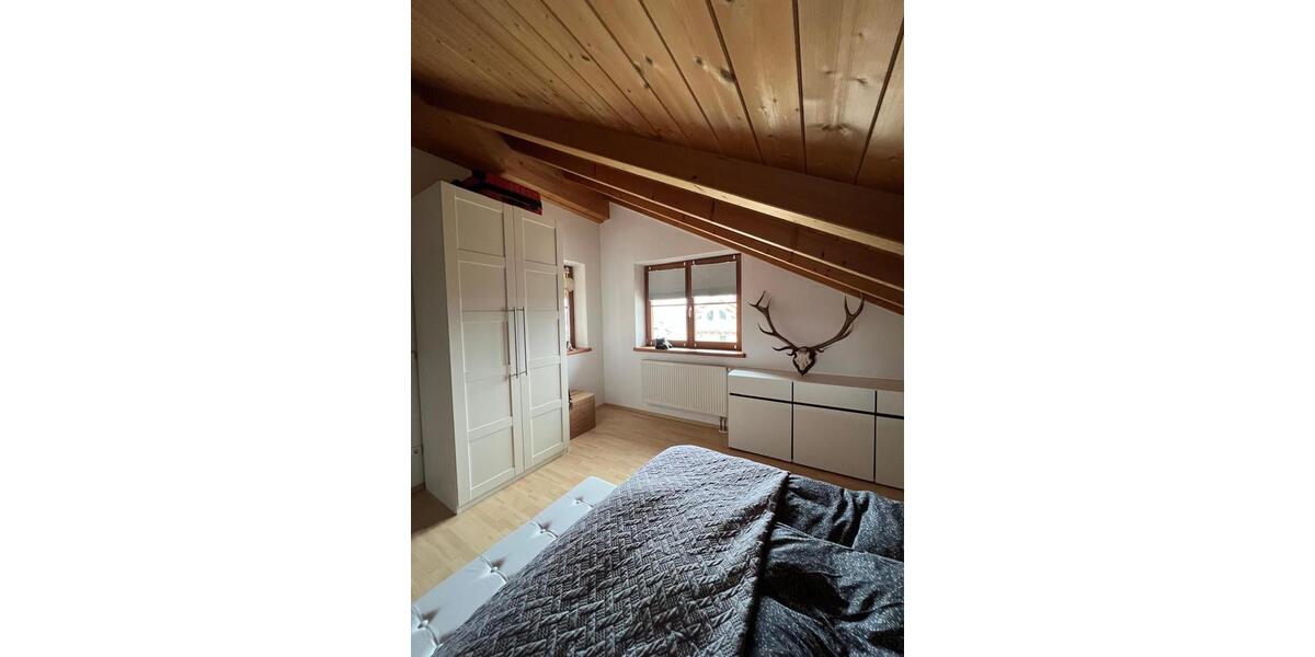 Dachgeschoßwohnung Bruckmühl - 2 Zimmer, 90 m&sup2;, 1.500&euro; | Angebot:25327227