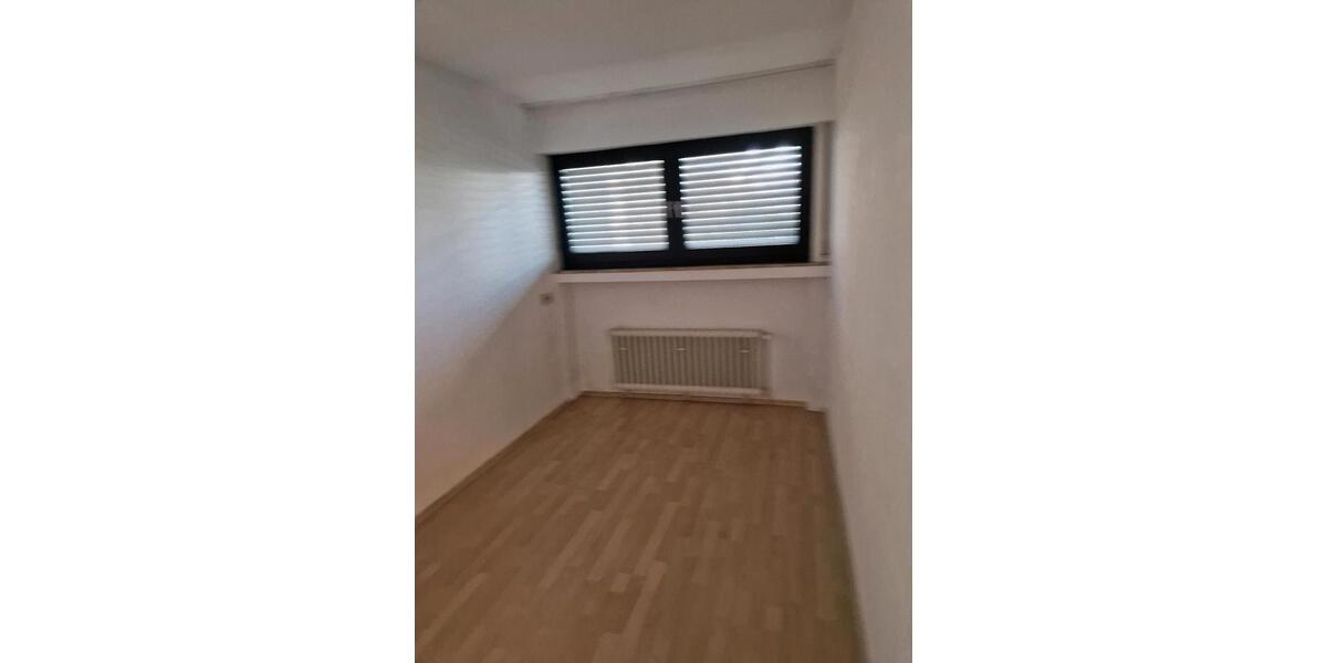 Wohnen auf Zeit Overath - 8 Zimmer, 215 m&sup2;, 1.750&euro; | Angebot:25449547