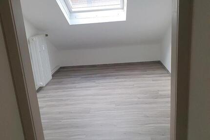 Wohnung Schwalbach - 4 Zimmer, 60 m&sup2;, 500&euro; | Angebot:25063984