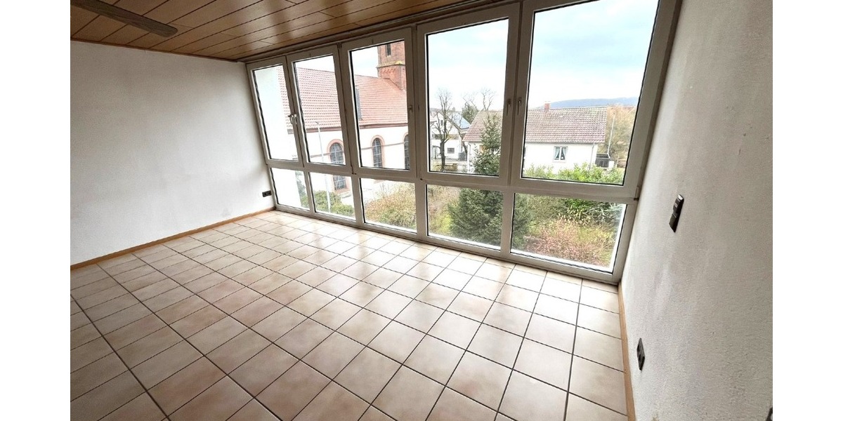 Attraktive Dachgeschosswohnung mit sonniger Terrasse - Dachgeschoßwohnung Enkenbach | Angebot:25416287