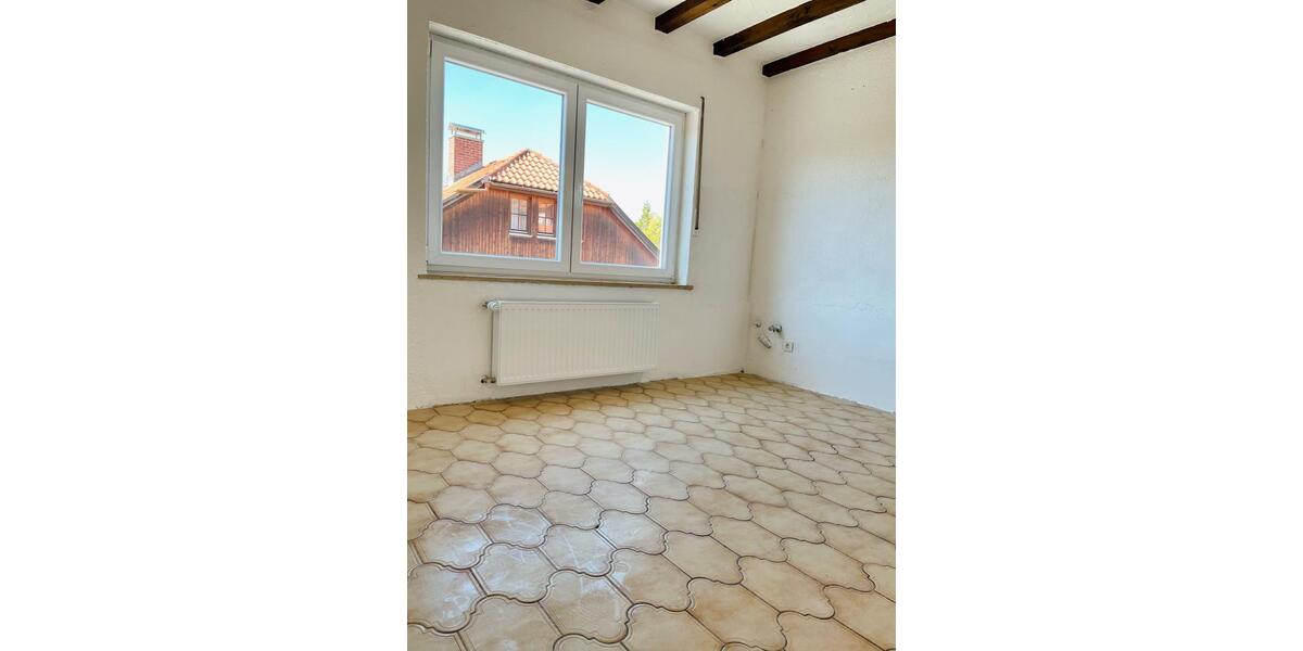 Dachgeschoßwohnung Neustadt bei Coburg - 4 Zimmer, 135 m&sup2;, 895&euro; | Angebot:26705080