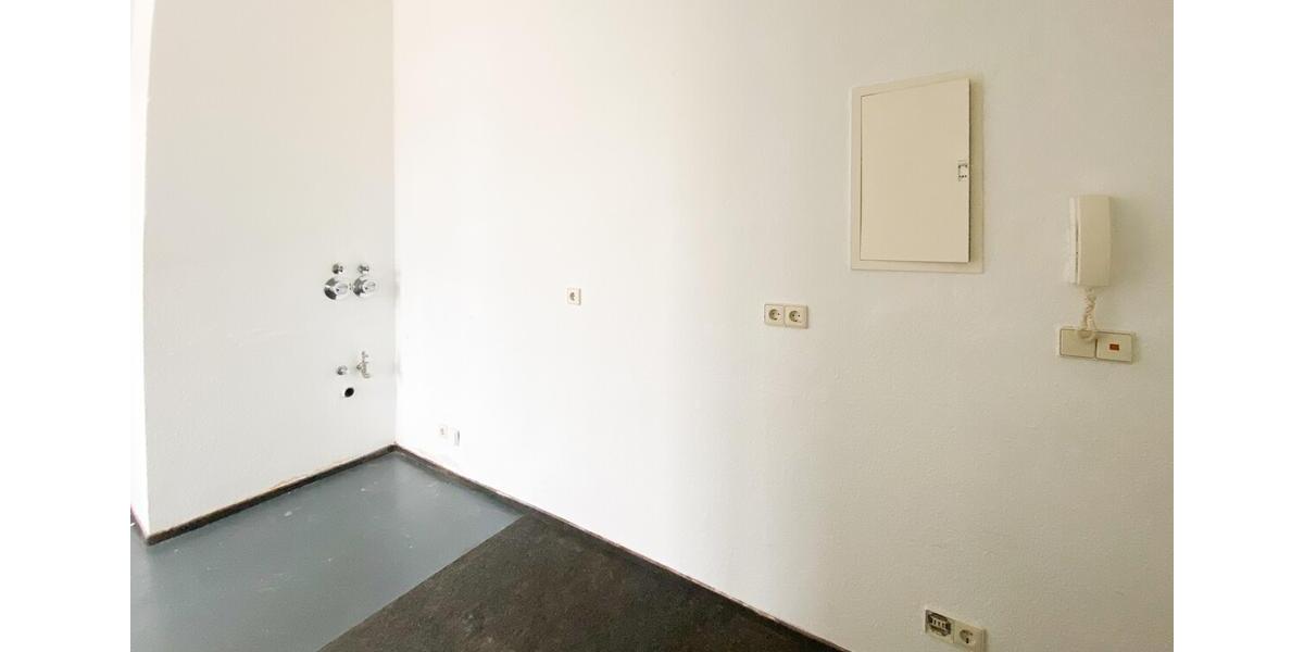 Dachgeschoßwohnung Apolda - 2 Zimmer, 66 m&sup2;, 462&euro; | Angebot:24802005