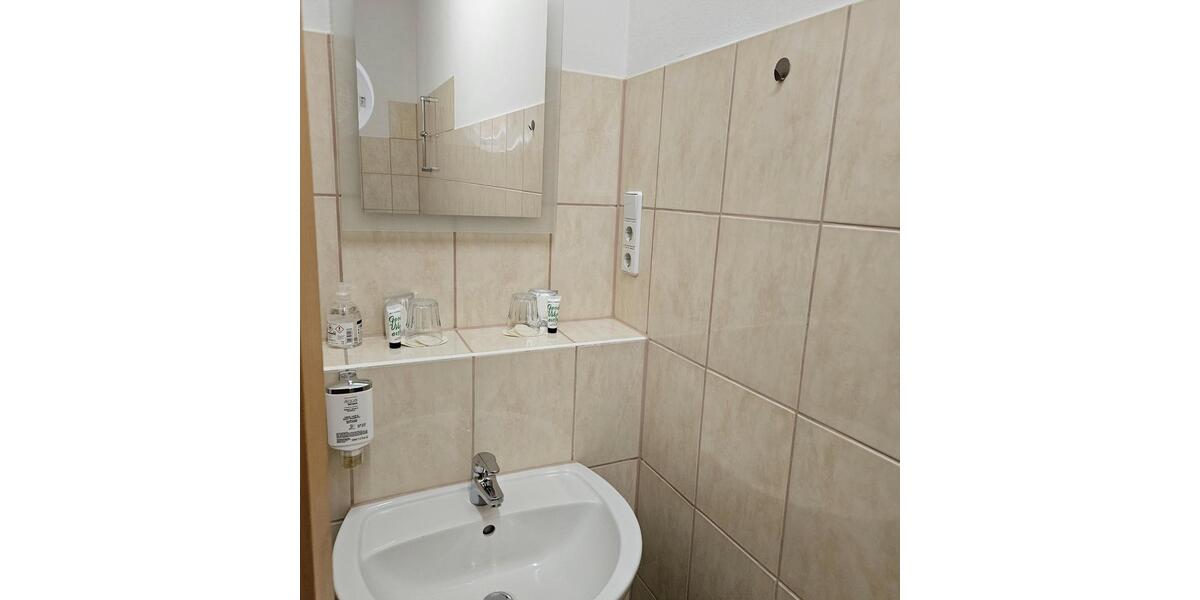 Hochparterre Frankfurt (Oder) - 1 Zimmer, 75 m&sup2;, 1.200&euro; | Angebot:26112834