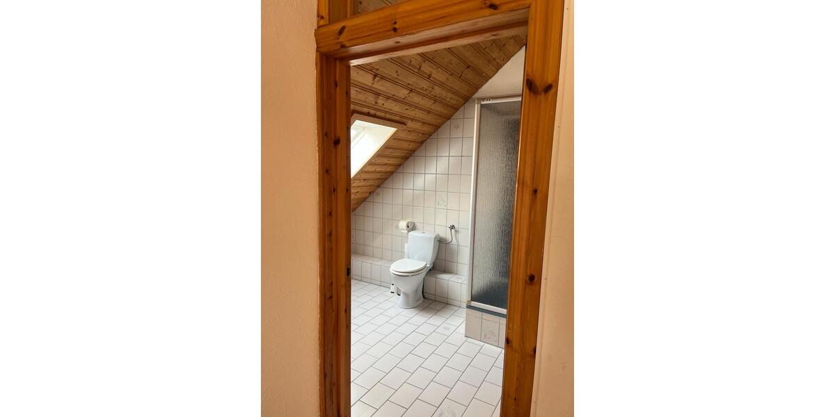 Dachgeschoßwohnung Rosengarten - 2.5 Zimmer, 65 m&sup2;, 902&euro; | Angebot:24982206