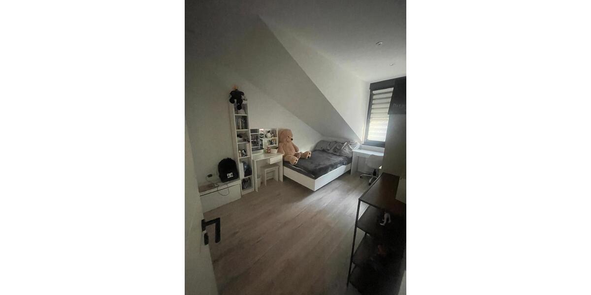 Dachgeschoßwohnung Pforzheim - 3 Zimmer, 75 m&sup2;, 1.000&euro; | Angebot:26702468