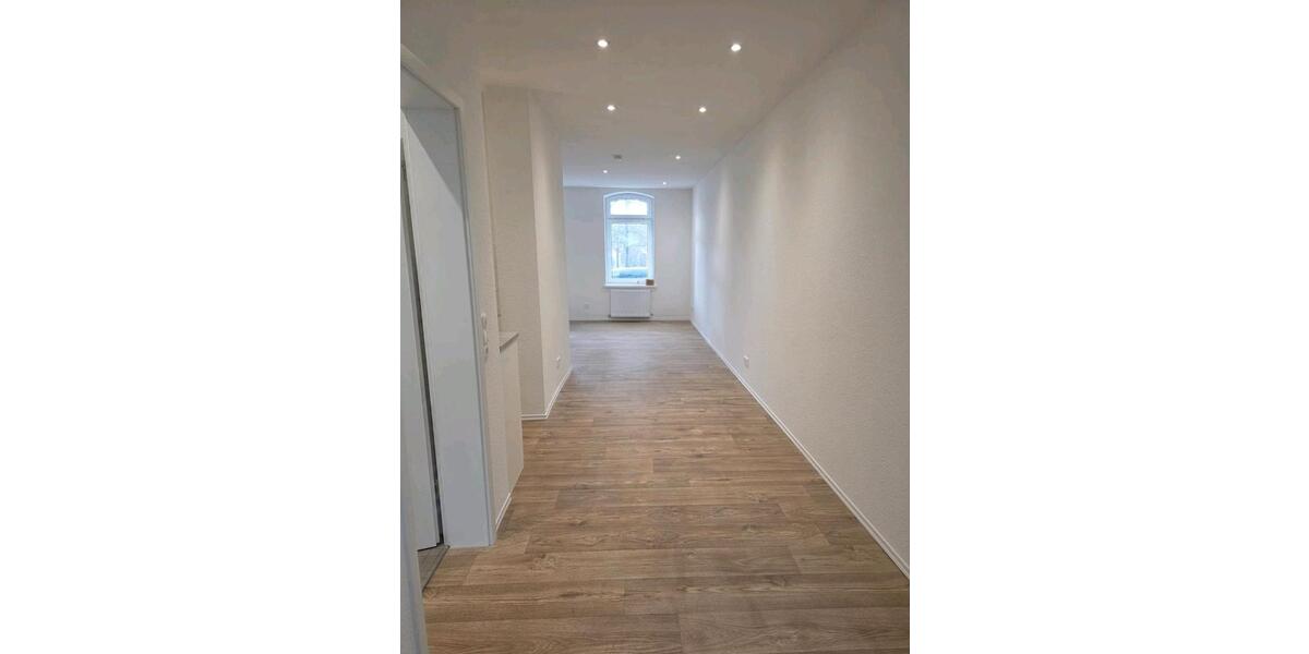 Erdgeschoßwohnung Hohenstein-Ernstthal Ernstthal - 1 Zimmer, 35 m&sup2;, 245&euro; | Angebot:26096780