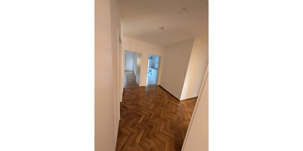 Etagenwohnung Baden-Baden Innenstadt - 3 Zimmer, 90 m&sup2;, 1.100&euro; | Angebot:25096076