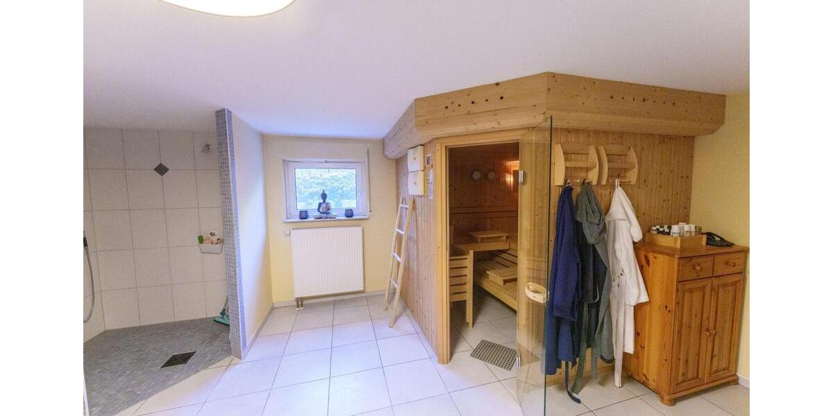 Einfamilienhaus Bad Friedrichshall - 6 Zimmer, 240 m&sup2;, 2.650&euro; | Angebot:25832076