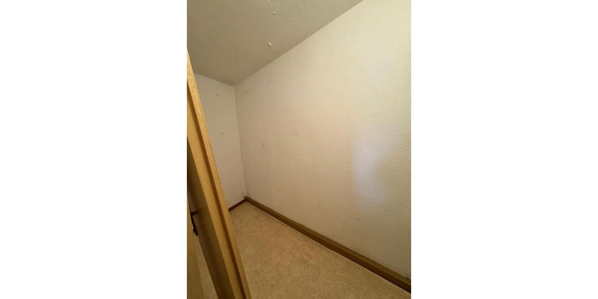 Dachgeschoßwohnung Kitzingen - 2 Zimmer, 63 m&sup2;, 500&euro; | Angebot:25257451