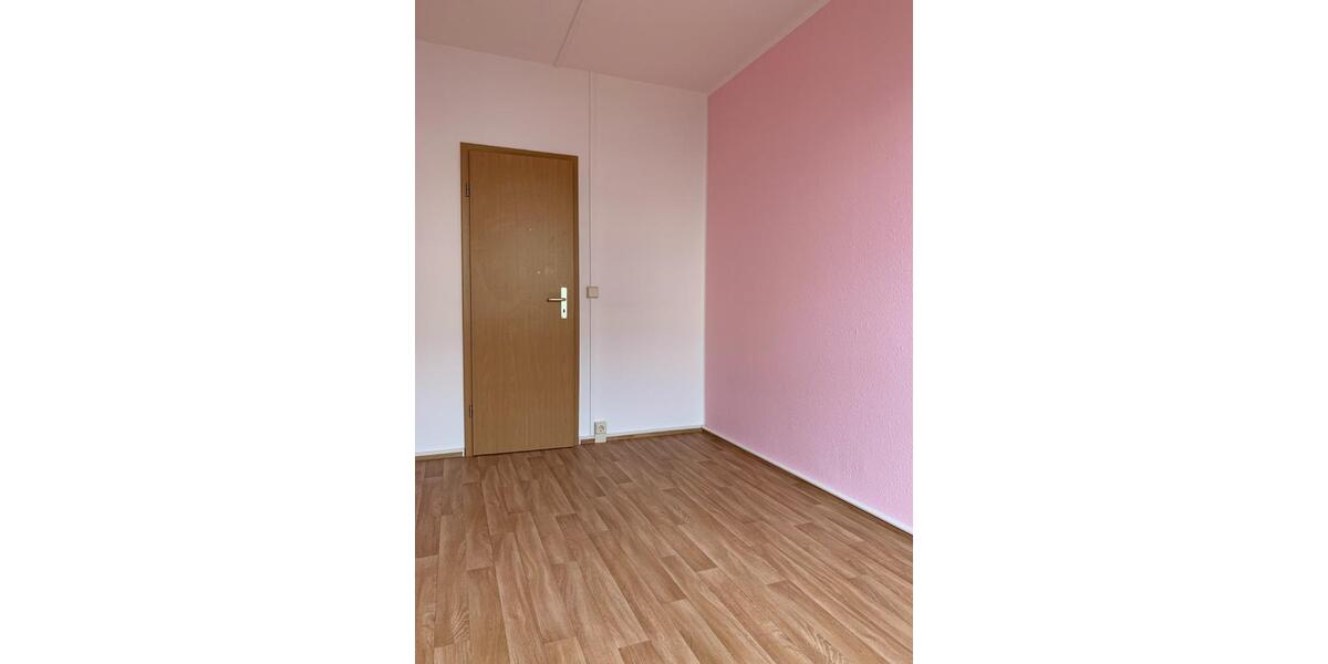 Etagenwohnung Zschopau - 4 Zimmer, 68 m&sup2;, 340&euro; | Angebot:24704353