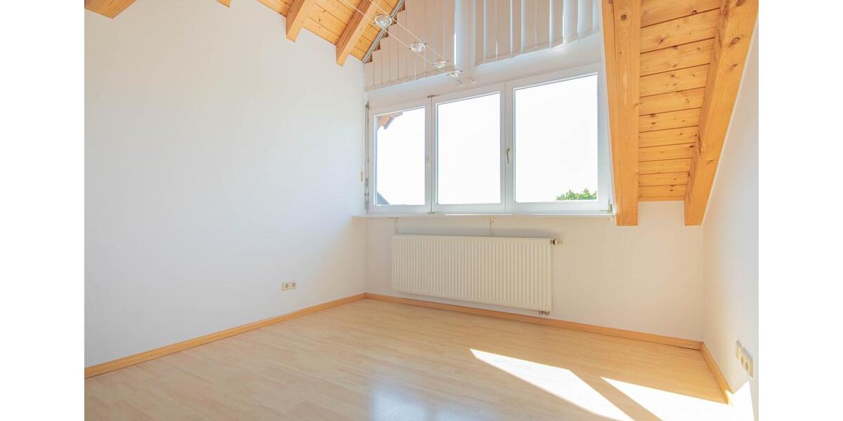 Dachgeschoßwohnung Waldshut-Tiengen Tiengen - 4.5 Zimmer, 110 m&sup2;, 750&euro; | Angebot:26630278
