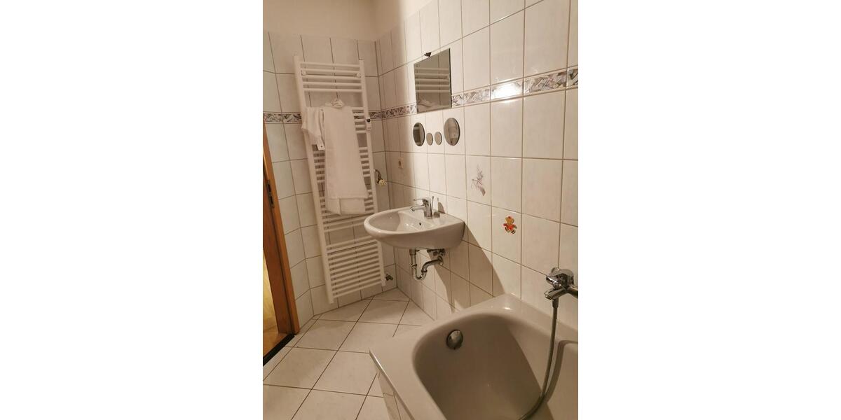 Etagenwohnung Sangerhausen - 2 Zimmer, 65 m&sup2;, 400&euro; | Angebot:26481151