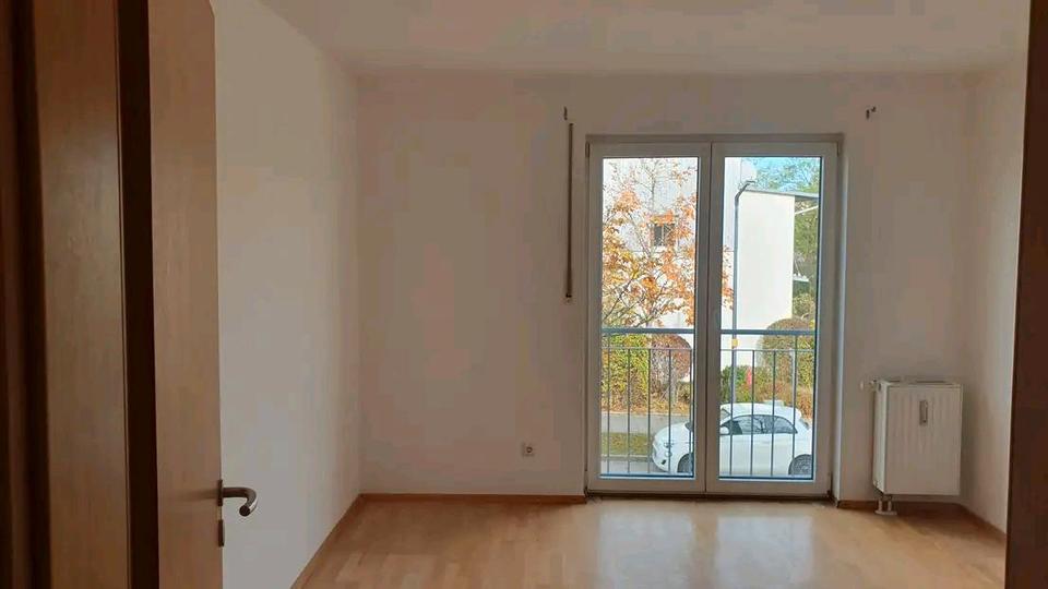 Moderne 3-Zimmer-Wohnung mit Balkon in Poing 3 zimmer