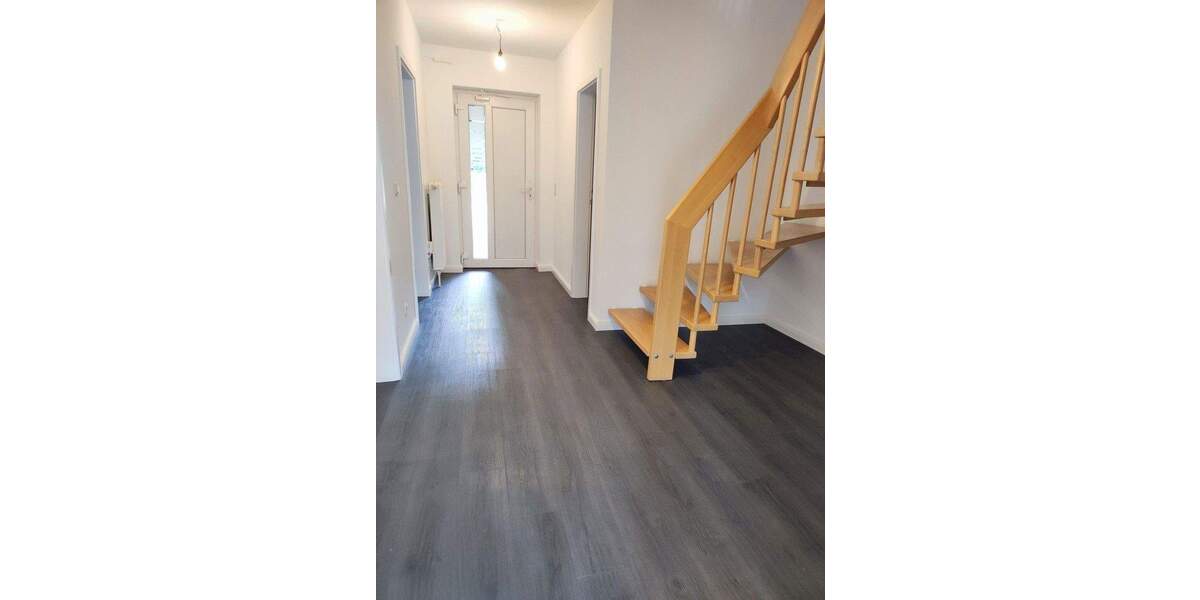 Reihenmittelhaus Albersdorf - 3 Zimmer, 130 m&sup2;, 1.100&euro; | Angebot:25716267