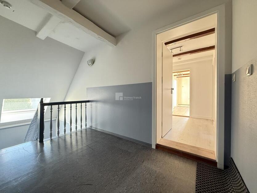 Schönes Wohnen in der City - geräumige 2,5 Zimmer + Galerie mit Ausblick über die Dächer der Stadt zimmer