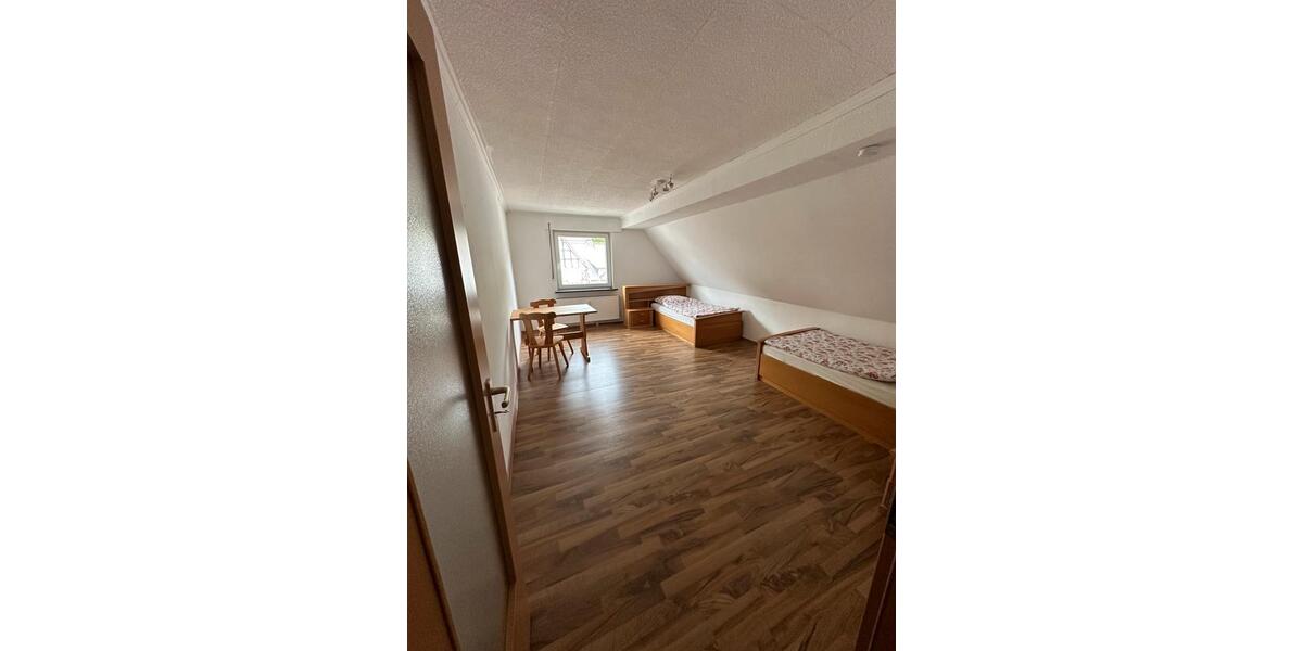 Dachgeschoßwohnung Kirchhundem - 6 Zimmer, 100 m&sup2;, 900&euro; | Angebot:26534191