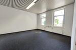 Attraktive Bürofläche mit optimaler Sichtbarkeit in zentraler Lage zimmer