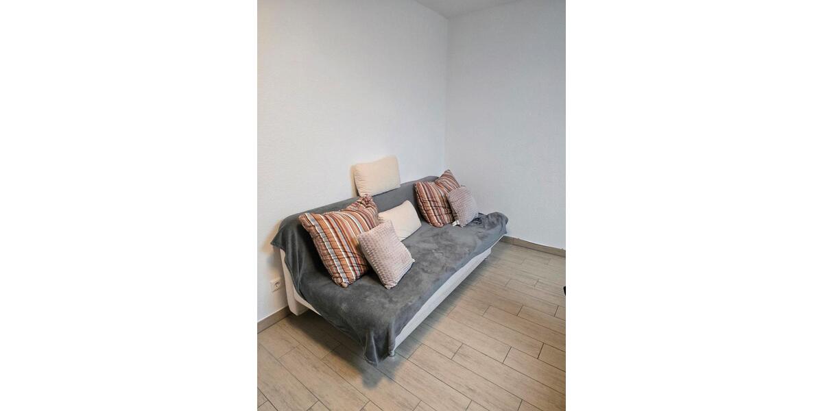 Dachgeschoßwohnung Oberndorf am Neckar - 2 Zimmer, 38 m&sup2;, 750&euro; | Angebot:25340824