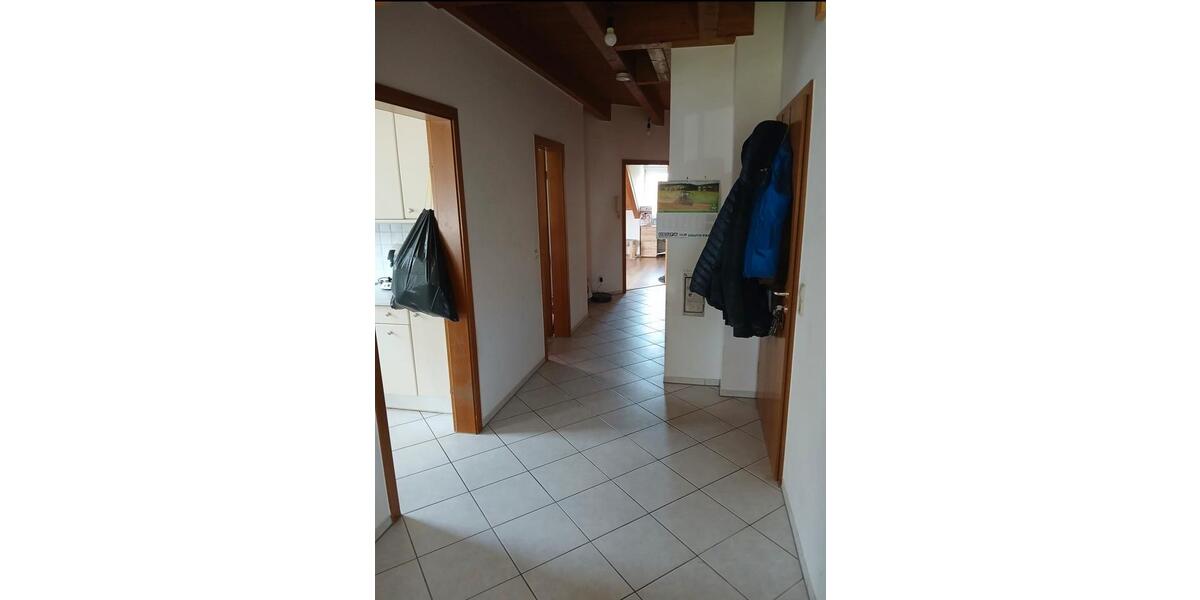 Dachgeschoßwohnung Holzmaden - 3.5 Zimmer, 83 m&sup2;, 1.040&euro; | Angebot:26687939