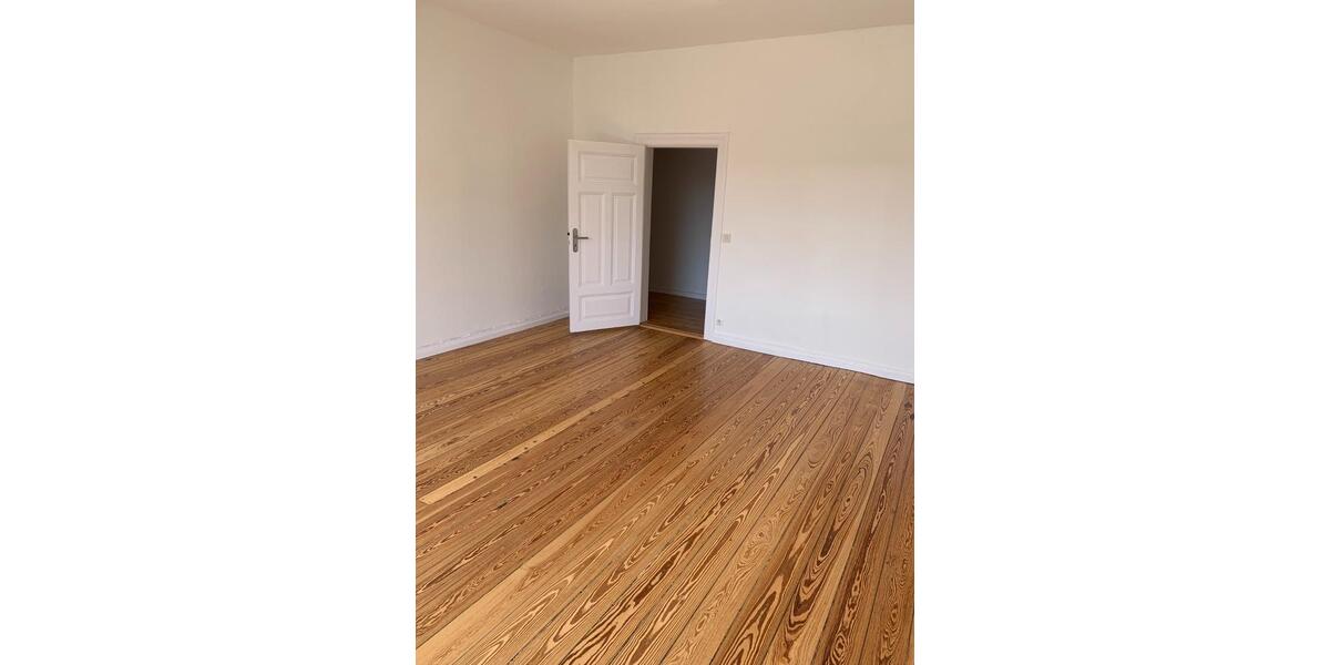 Dachgeschoßwohnung Kiel - 4 Zimmer, 127 m&sup2;, 1.590&euro; | Angebot:25831332