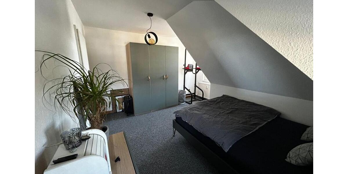 Dachgeschoßwohnung Oelsnitz (Erzgebirge) - 2.5 Zimmer, 70 m&sup2;, 430&euro; | Angebot:25056540