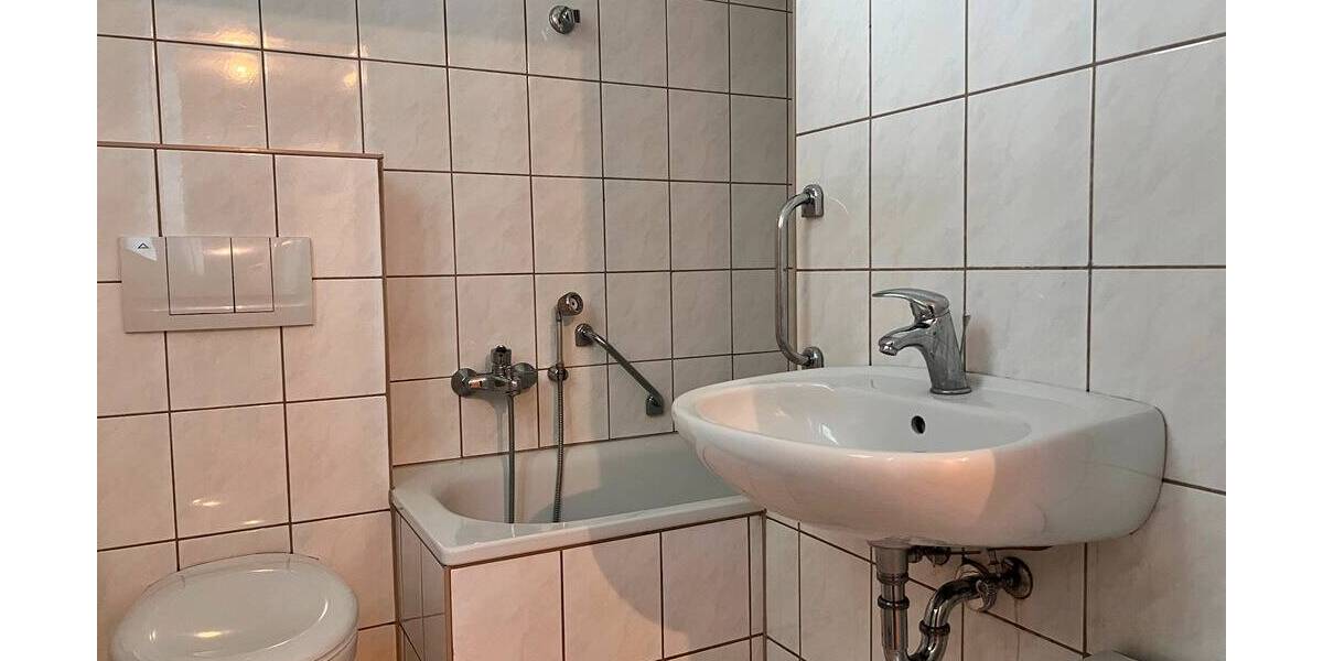 Etagenwohnung Plauen Westend - 2 Zimmer, 48 m&sup2;, 228&euro; | Angebot:26308233