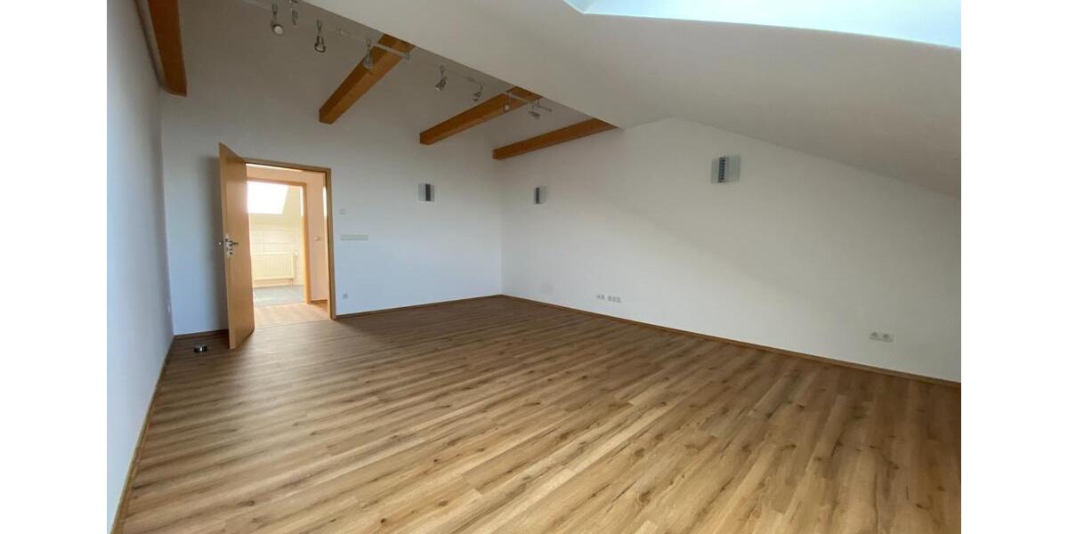 Dachgeschoßwohnung Vorbach - 2.5 Zimmer, 113 m&sup2;, 810&euro; | Angebot:24658415