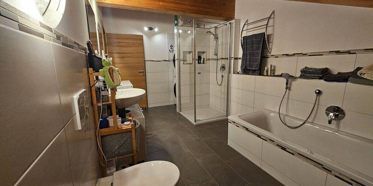 Etagenwohnung Glonn Kastenseeon - 3 Zimmer, 96 m&sup2;, 1.340&euro; | Angebot:26657236
