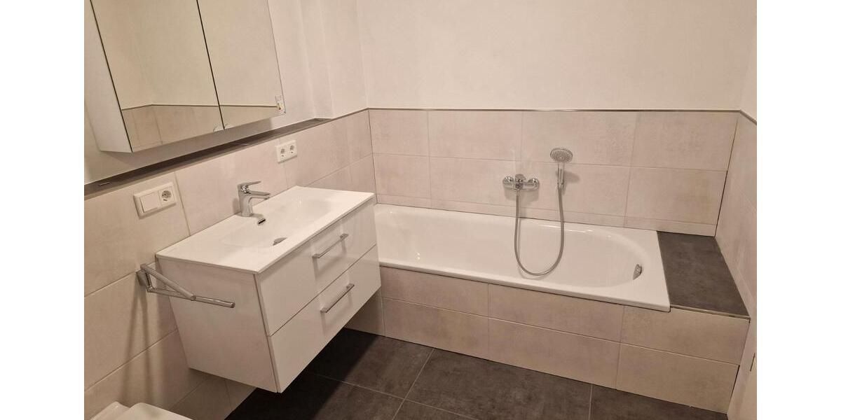 Etagenwohnung Saterland - 4 Zimmer, 160 m&sup2;, 1.400&euro; | Angebot:26442177