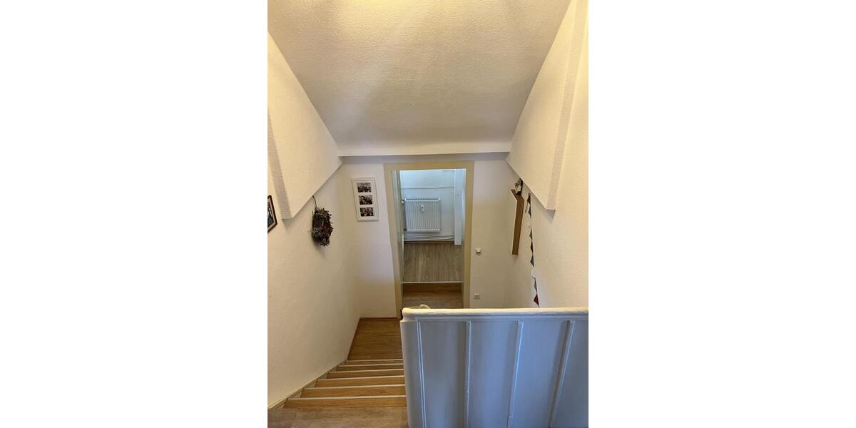 Dachgeschoßwohnung Hünfeld - 5 Zimmer, 110 m&sup2;, 950&euro; | Angebot:25899307