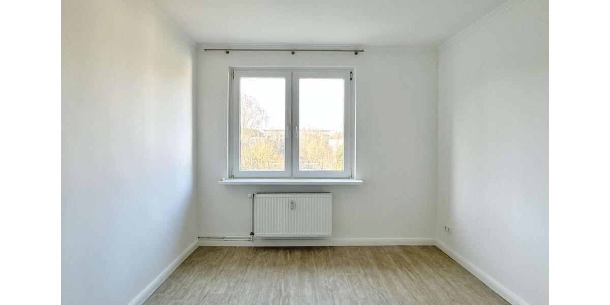 Dachgeschoßwohnung Rostock Hansaviertel - 3 Zimmer, 56 m&sup2;, 1.140&euro; | Angebot:24754744