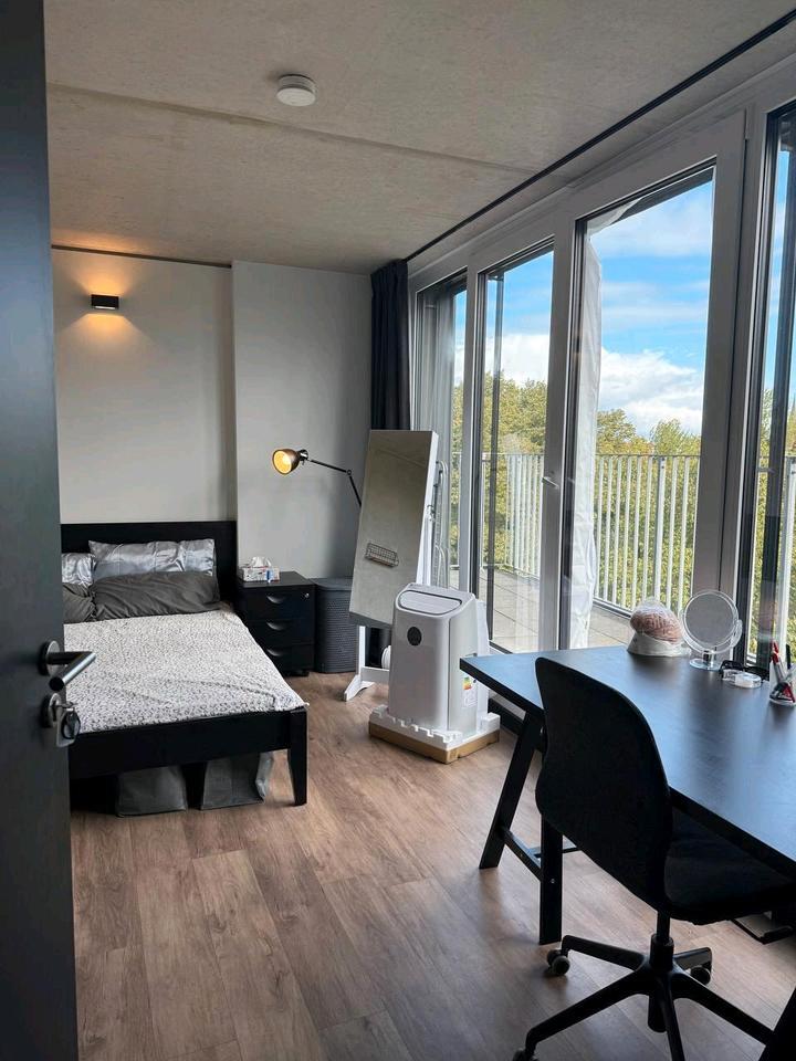 Helle möblierte Wohnung mit Balkon und schöner Aussicht