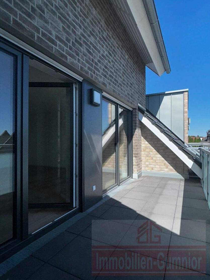 IMMOBILIEN GUMNIOR präsentiert: helle 3-Zimmer-Dachgeschosswohnung in Rheine 3 zimmer