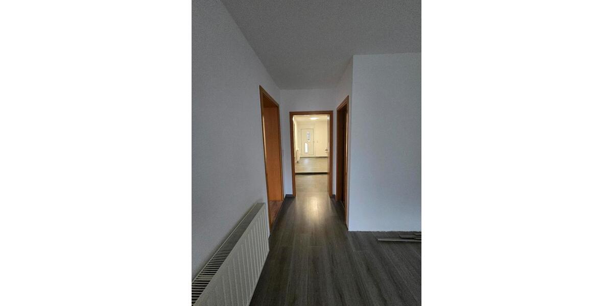 Etagenwohnung Lichtentanne - 3 Zimmer, 86 m&sup2;, 800&euro; | Angebot:25021715