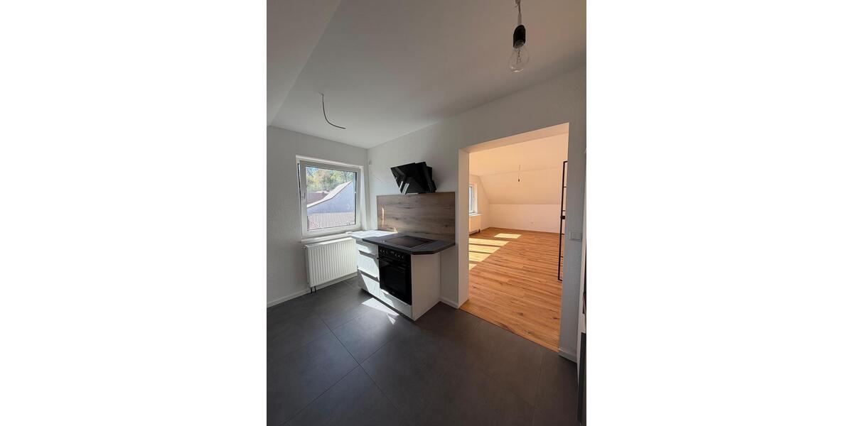 Dachgeschoßwohnung Meißner - 4 Zimmer, 97 m&sup2;, 780&euro; | Angebot:26348423
