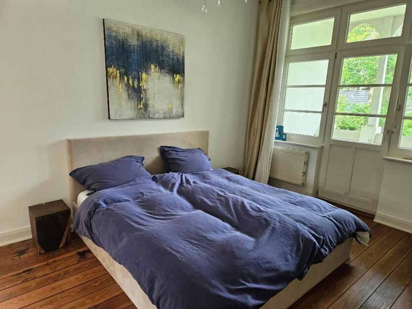 Biete stilvolles Mitwohnen in Jugendstilvilla mit Garten