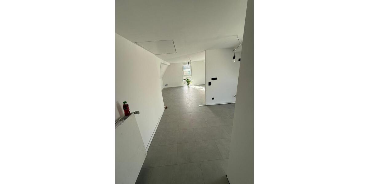 Dachgeschoßwohnung Kreuztal - 1 Zimmer, 60 m&sup2;, 720&euro; | Angebot:25660350