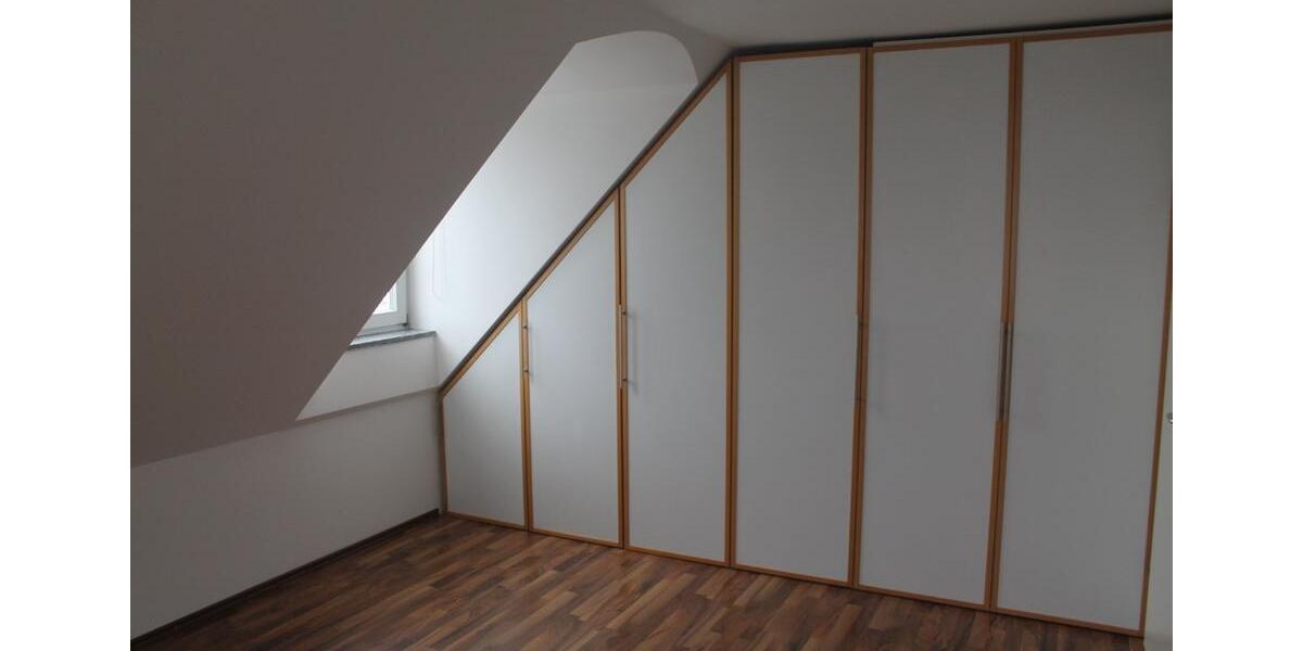 Dachgeschoßwohnung München Trudering-Riem - 3 Zimmer, 77 m&sup2;, 1.650&euro; | Angebot:24505587