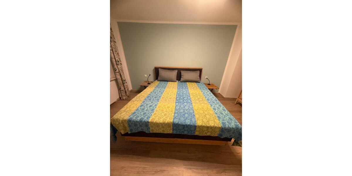 Biete ab sofort 2-3 Zlmmerwohnung an bis zum 15.5.26 3 zimmer