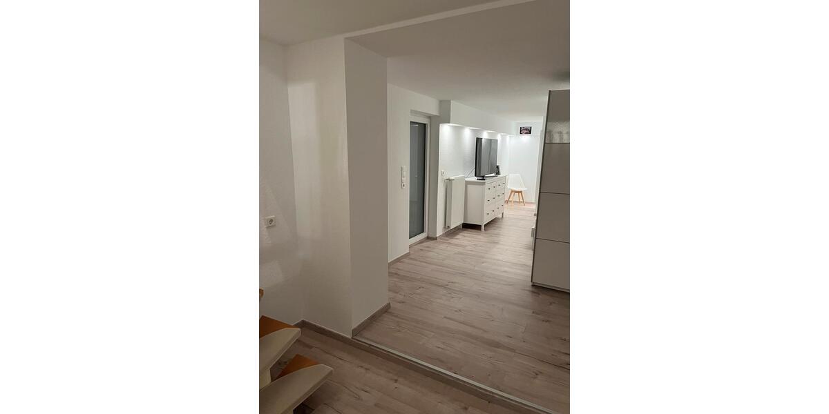 1-Zimmer-Maisonette mit Balkon & Stellplatz – Bornheim-Waldorf 1 zimmer