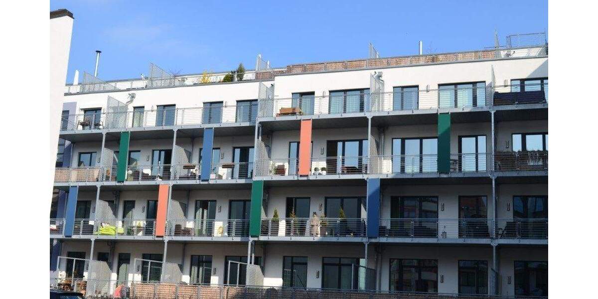 Traumhaftes Wohnen im Herzen der Stadt! 2-Zimmer-Terrassen-Wohnung in Fürth-Südstadt mit EBK und Carport 2 zimmer