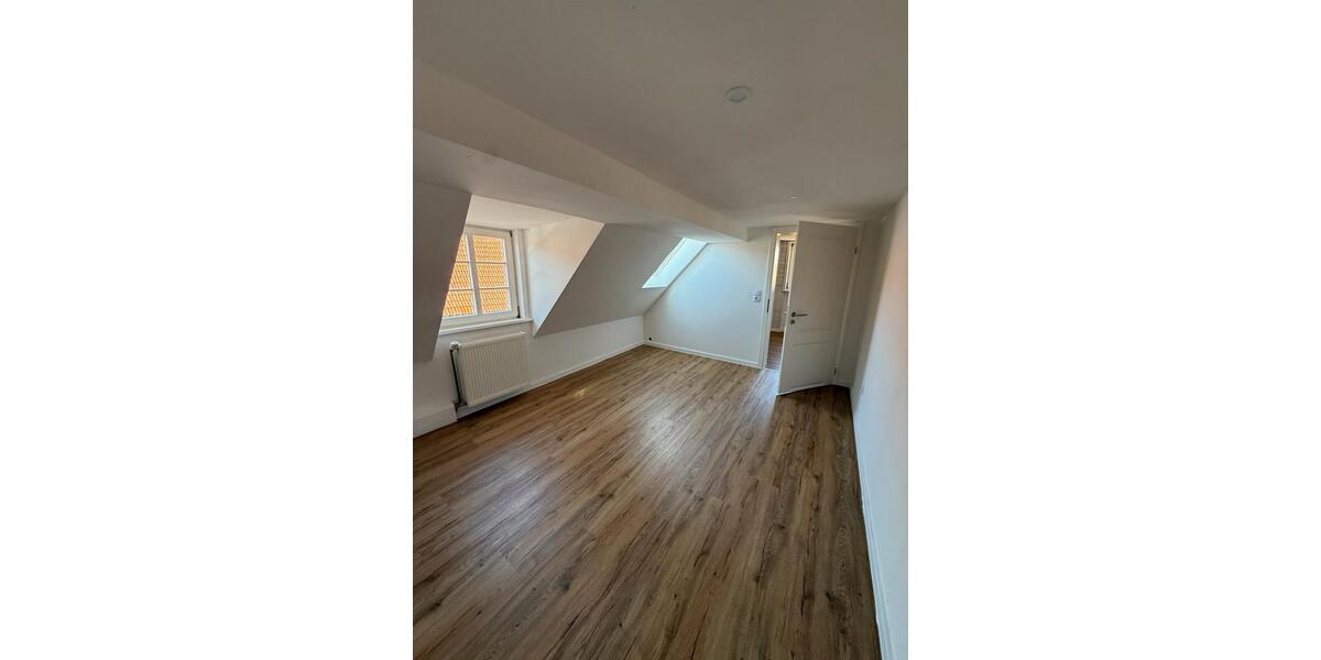 Etagenwohnung Schwalmstadt - 5 Zimmer, 145 m&sup2;, 950&euro; | Angebot:25298613