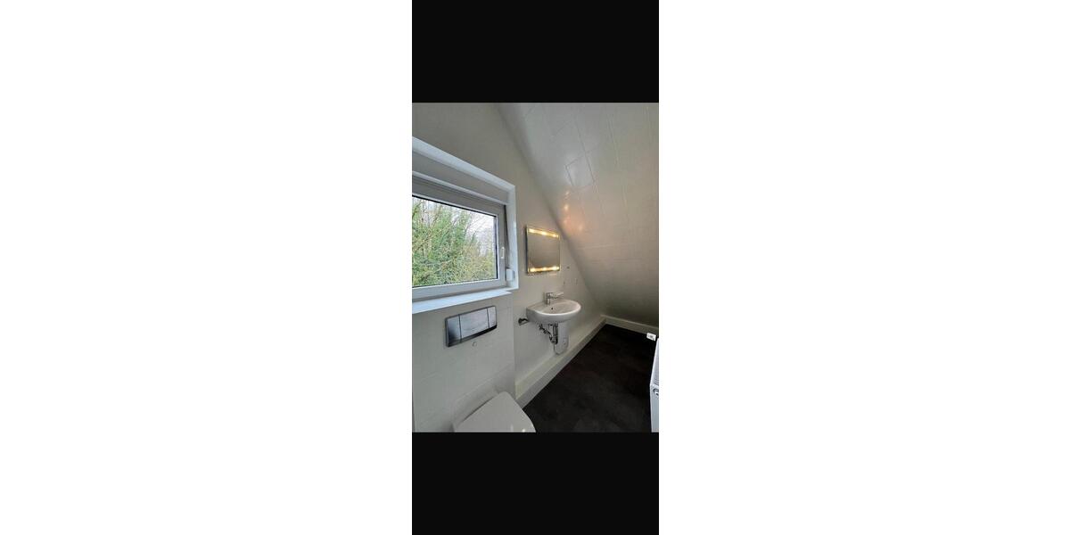 Schöne Helle 2 Zimmer Dachgeschosswohnung 2 zimmer