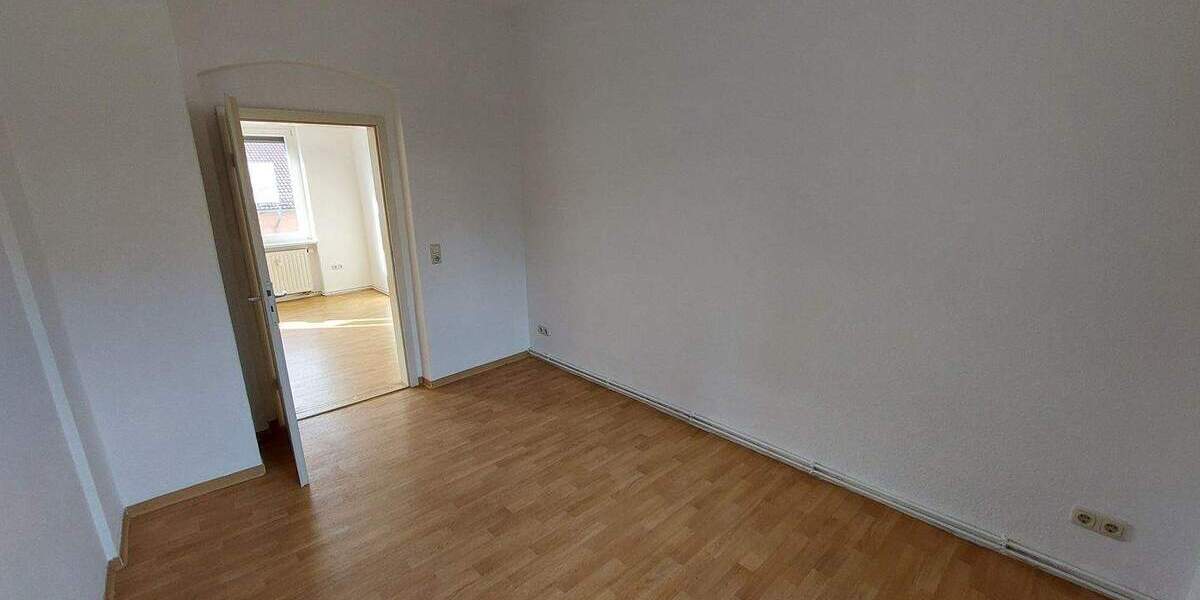 Etagenwohnung Roßwein - 2 Zimmer, 38 m&sup2;, 235&euro; | Angebot:25799476