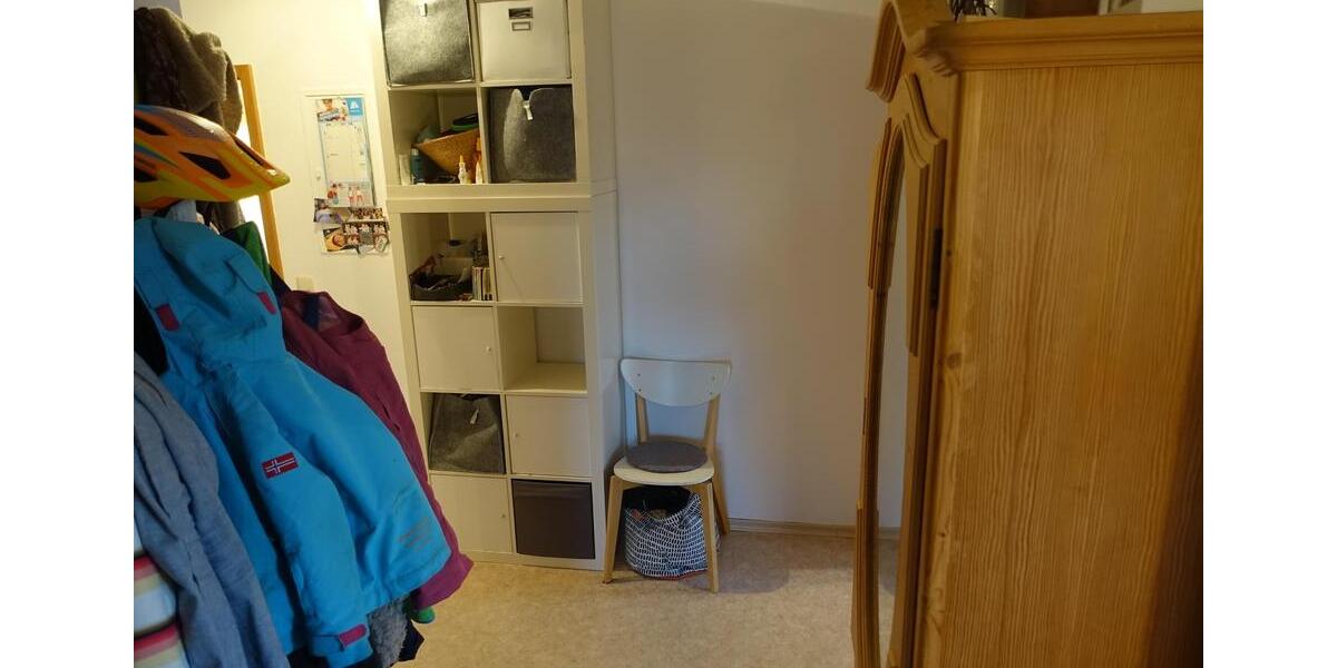 Dachgeschoßwohnung Bubenreuth - 3 Zimmer, 83 m&sup2;, 1.090&euro; | Angebot:25982195