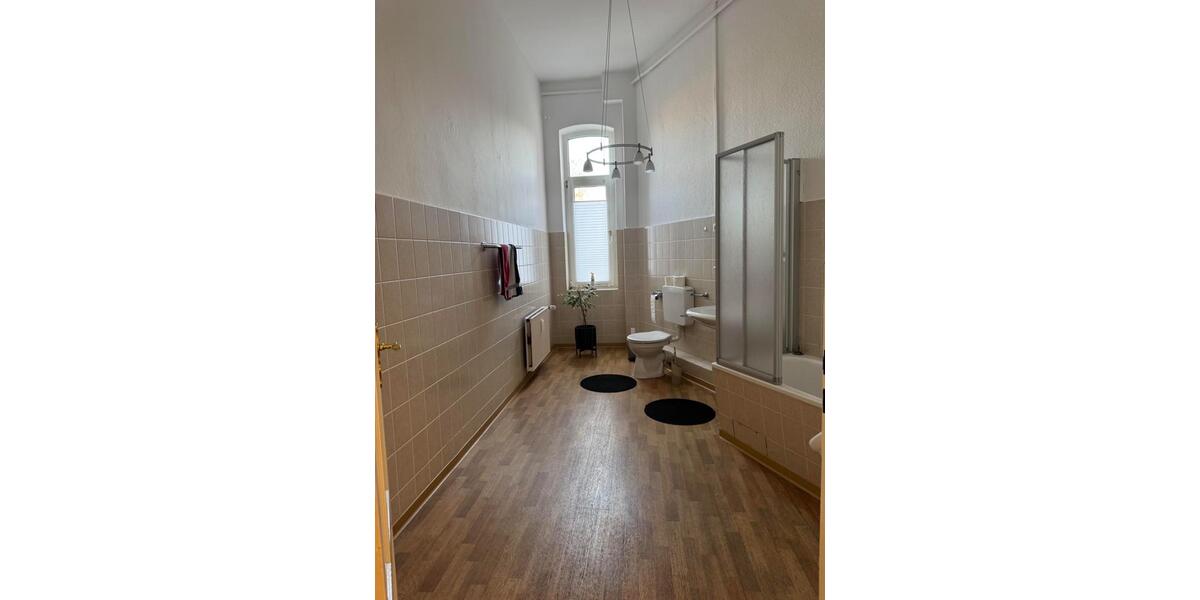 Etagenwohnung Nienburg (Weser) - 6 Zimmer, 186 m&sup2;, 1.400&euro; | Angebot:26058512